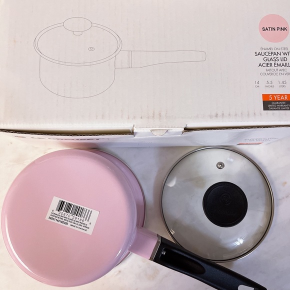 Le Creuset Enamel on Steel Saucepan (1.5qt) - Picture 3 of 4